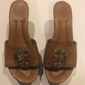 💕Host Pick 💕 TORY BURCH | Wood Wedge Slide (6.5)